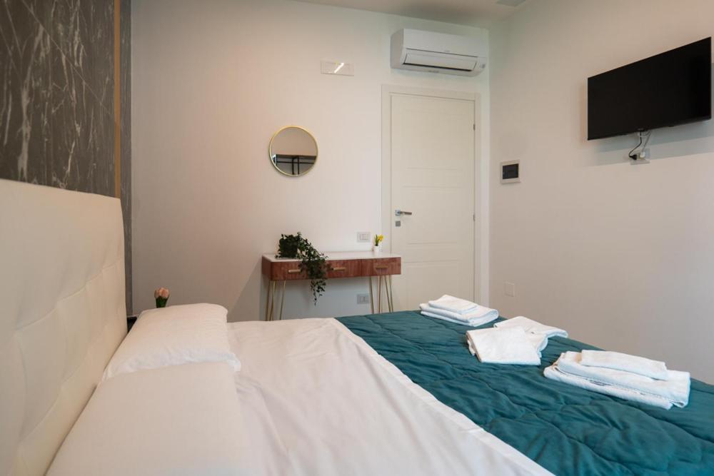 Relais San Demetrio - Modern & Central Rooms Salerno Exterior photo